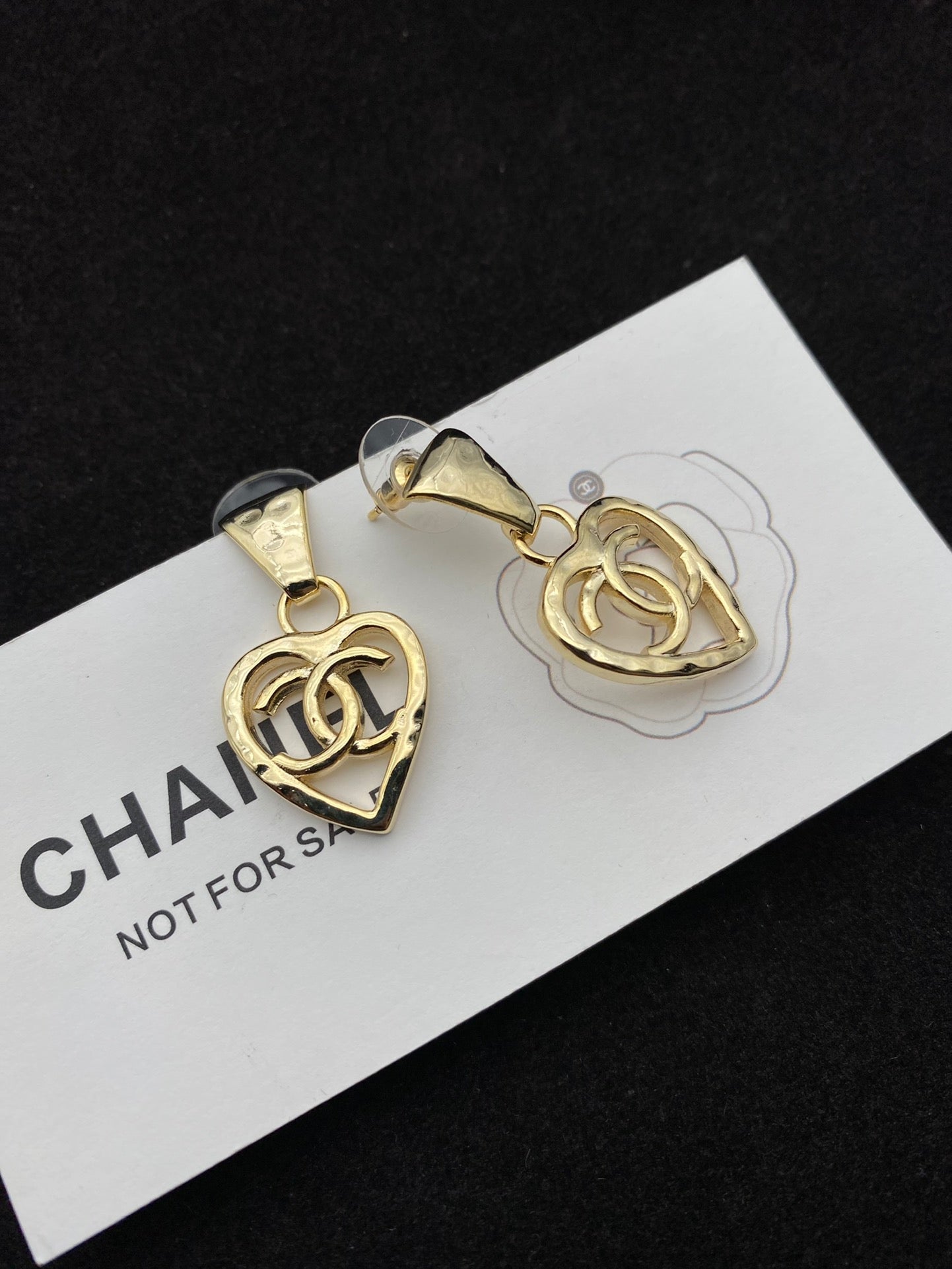 Temperament Heart Hollow Earrings