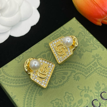 Temperament Letter Fashion Pearl Earrings