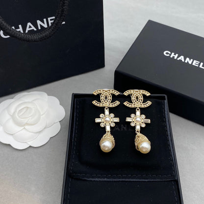 Diamond Flower Panel Pearl Earrings