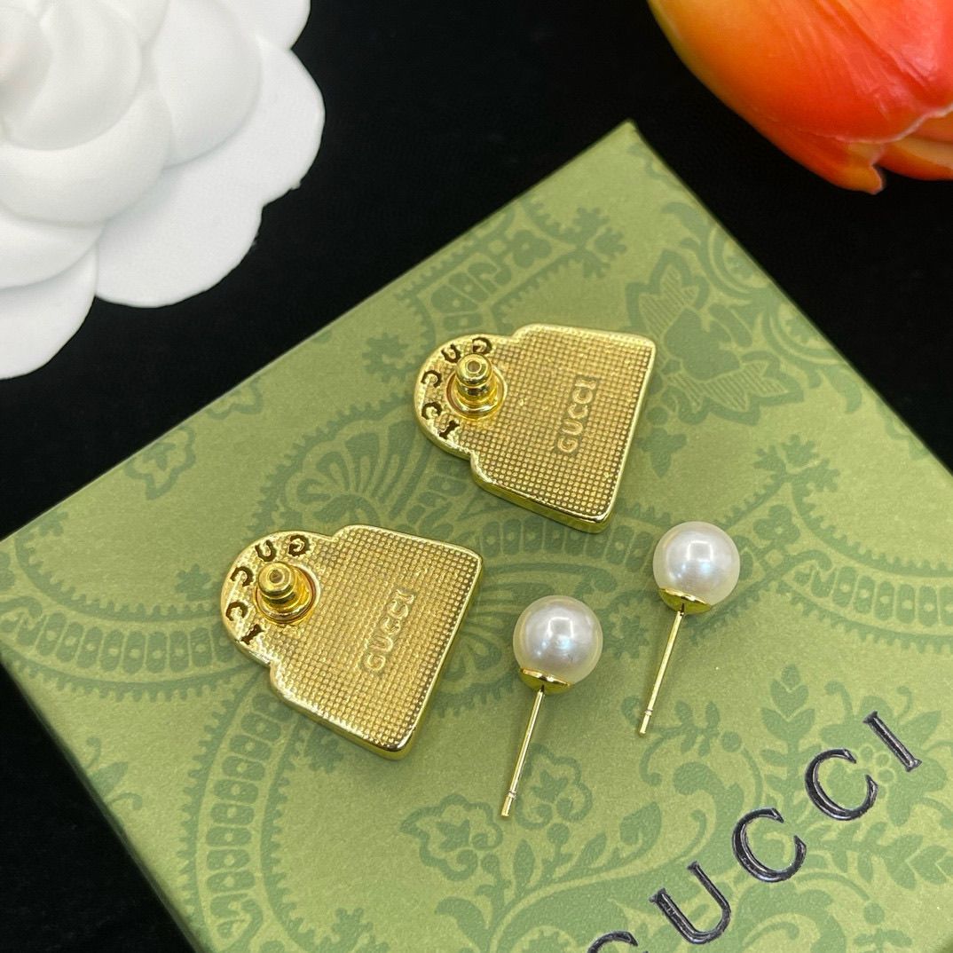 Temperament Letter Fashion Pearl Earrings