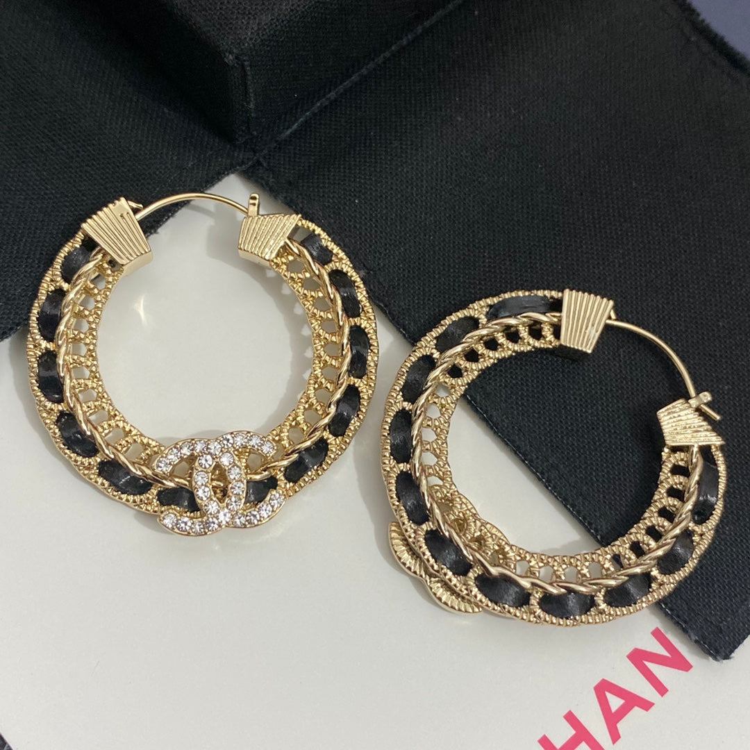 Elegant String Leather Diamond Round Earrings