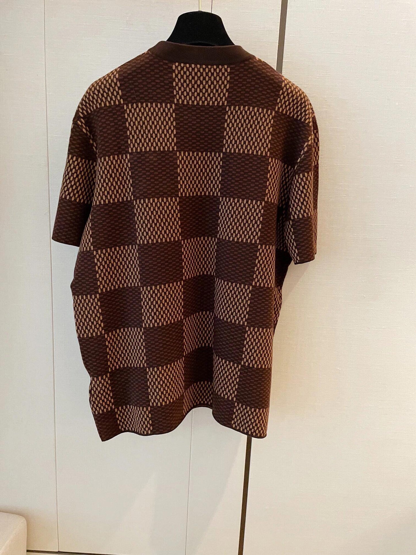 checkerboard style short sleeves