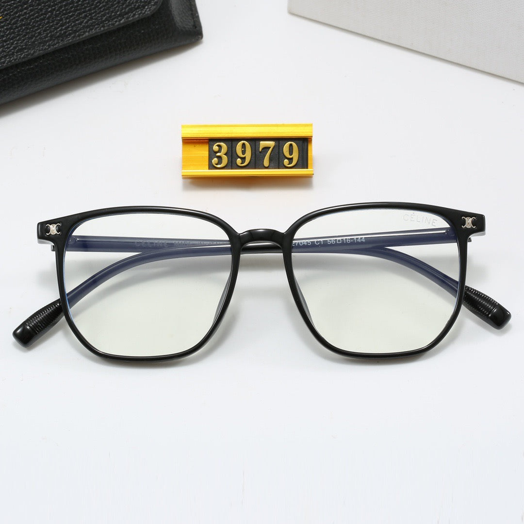 Transparent square frame glasses