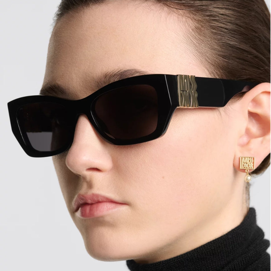 Metal Signature Temples Rectangular Sunglasses