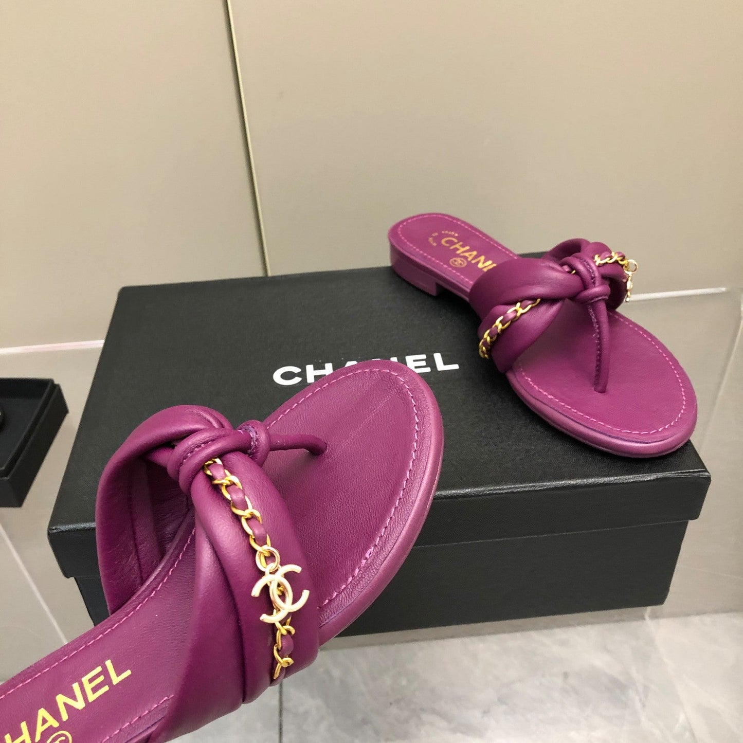 Chain Flip Flop Sandals