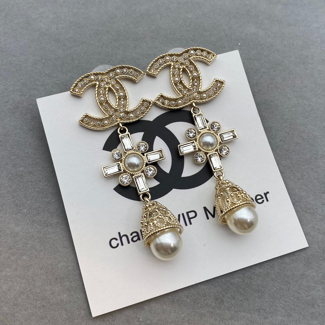 Diamond Flower Panel Pearl Earrings