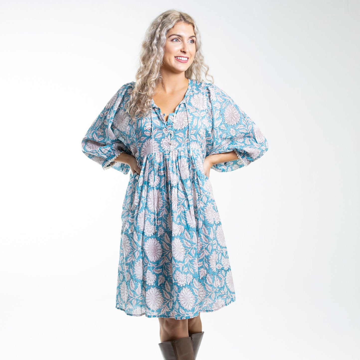 Hawa Short Dress In Sky Sunflower