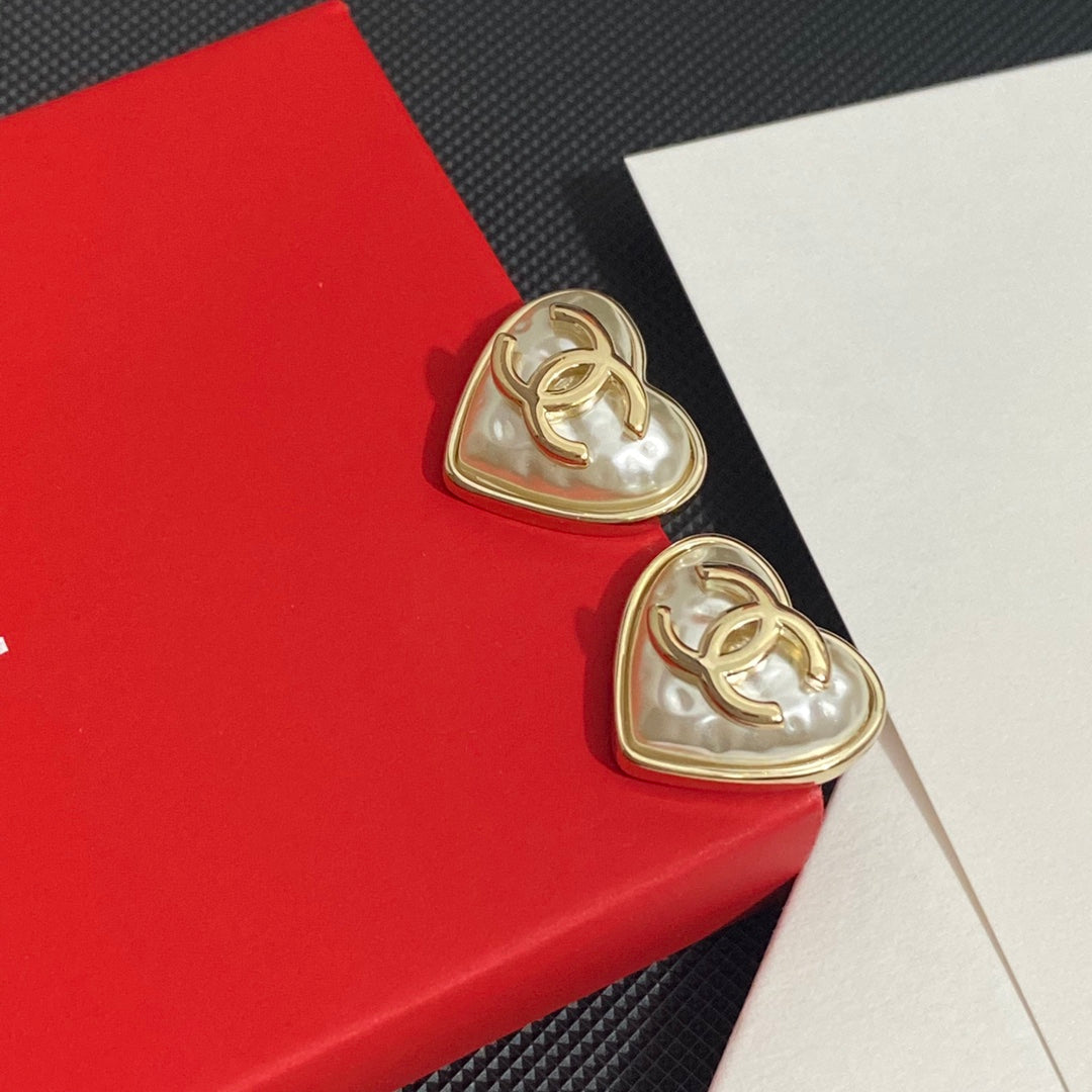 Vintage Pearl Heart Stud Earrings