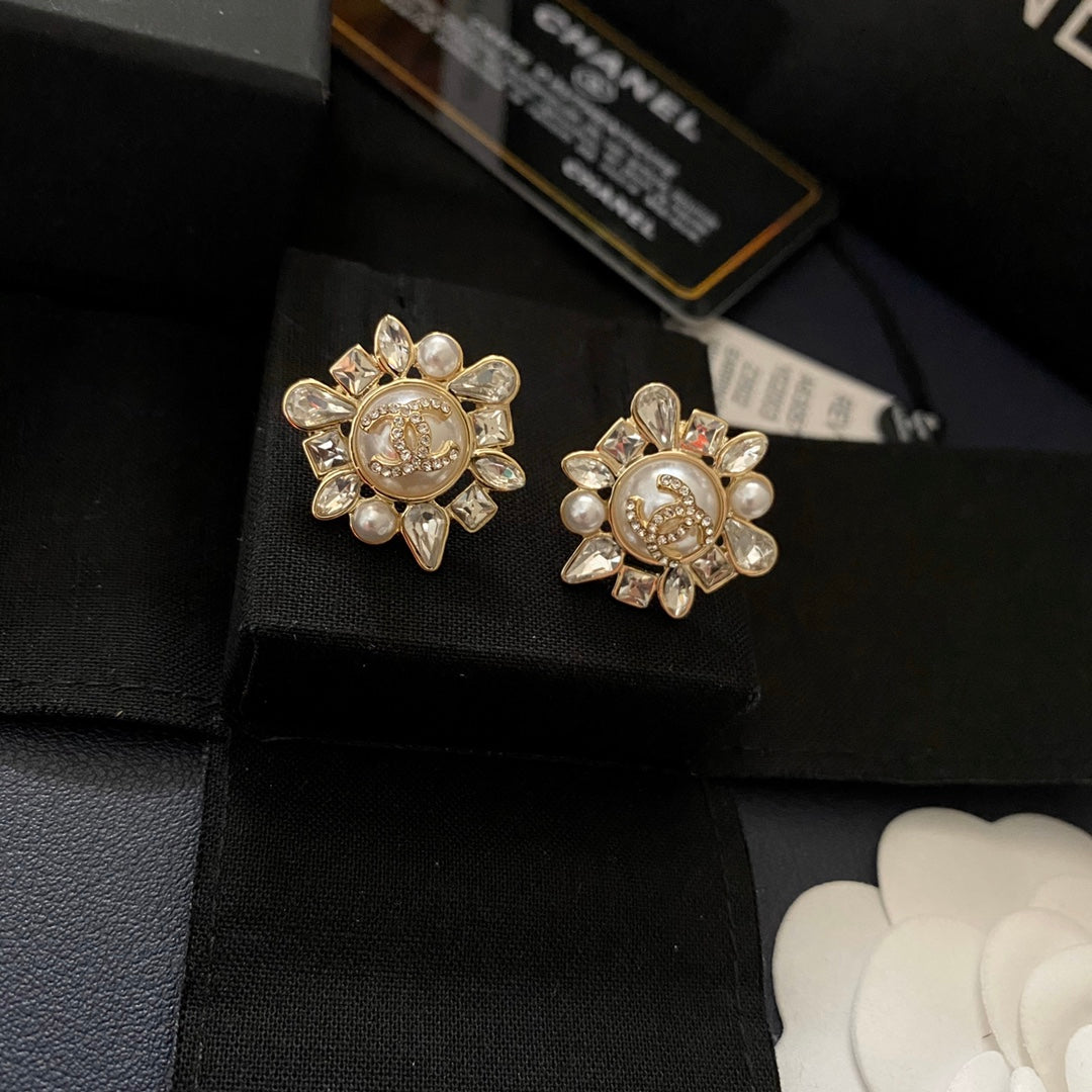 Vintage Elegant Pearl Rhinestone Earrings