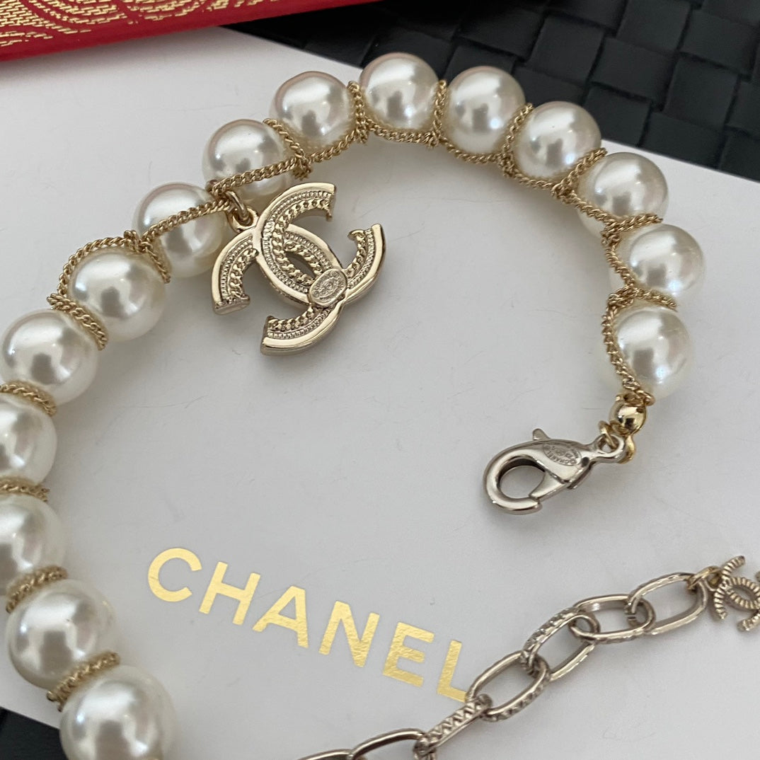 Elegant Pearl Bracelet