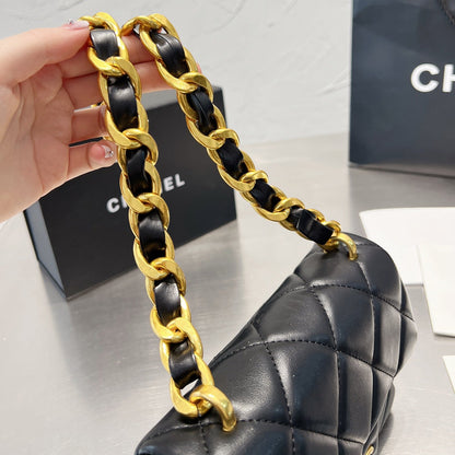 Mini Chain Shoulder Bag