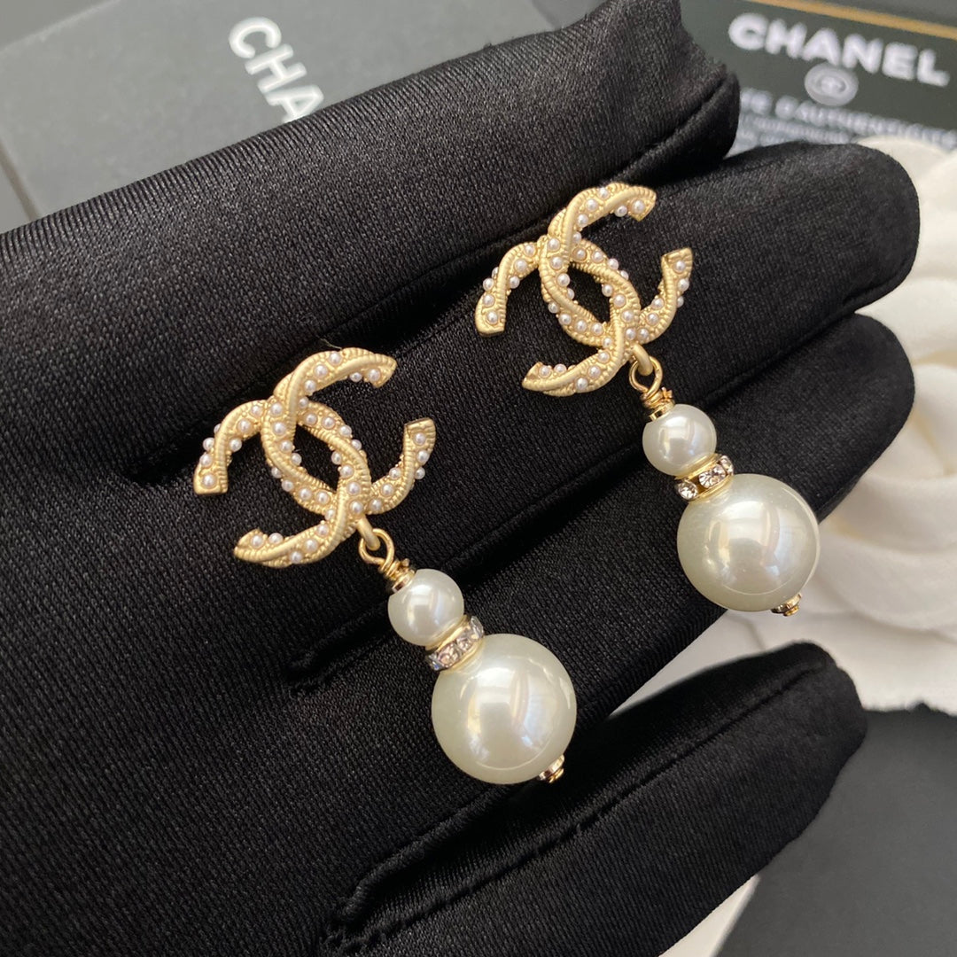 Pearl Pendant Earrings