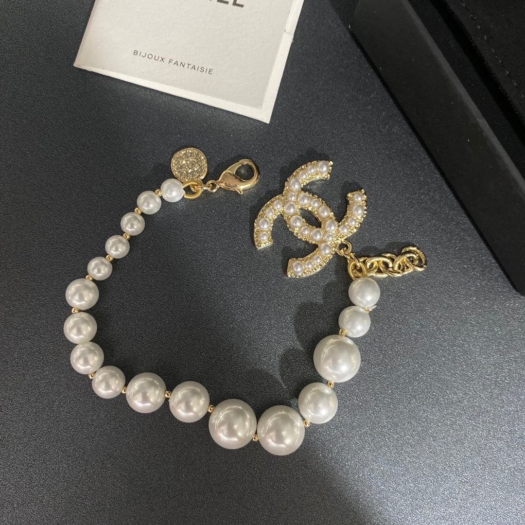 Elegant Pearl Bracelet