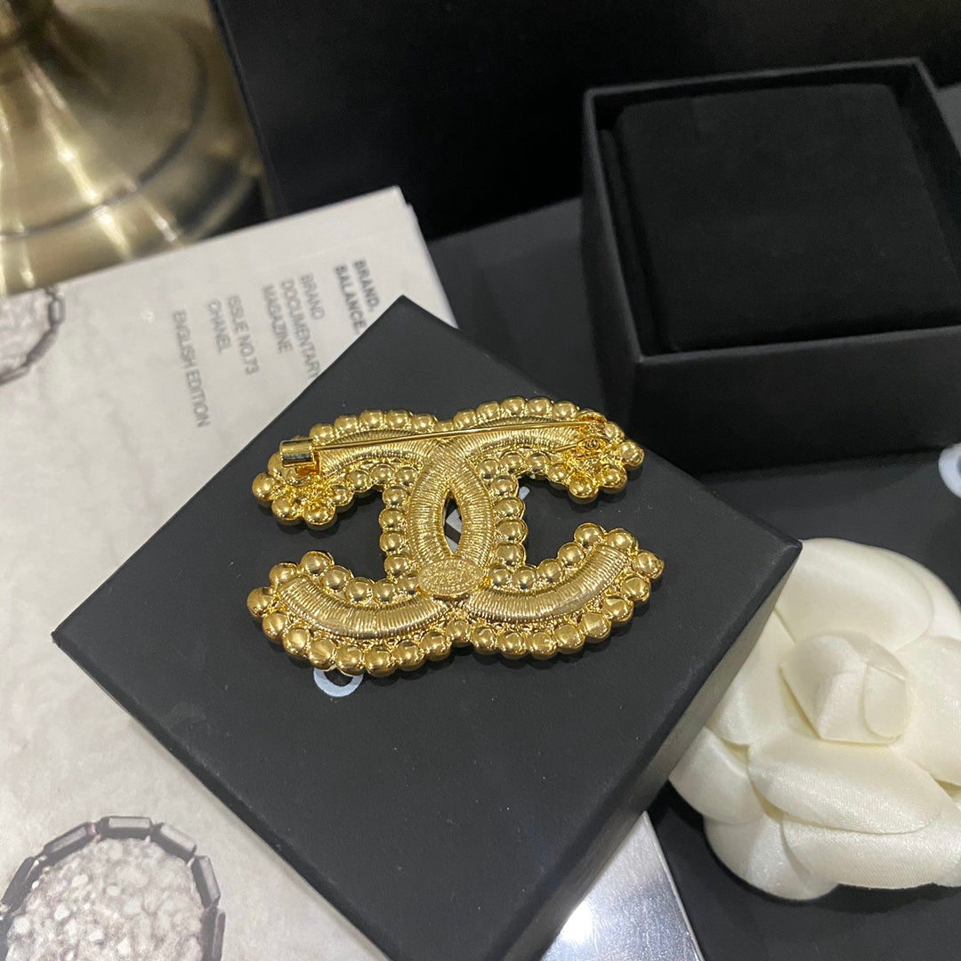 Premium Diamond Edge Gold Brooch