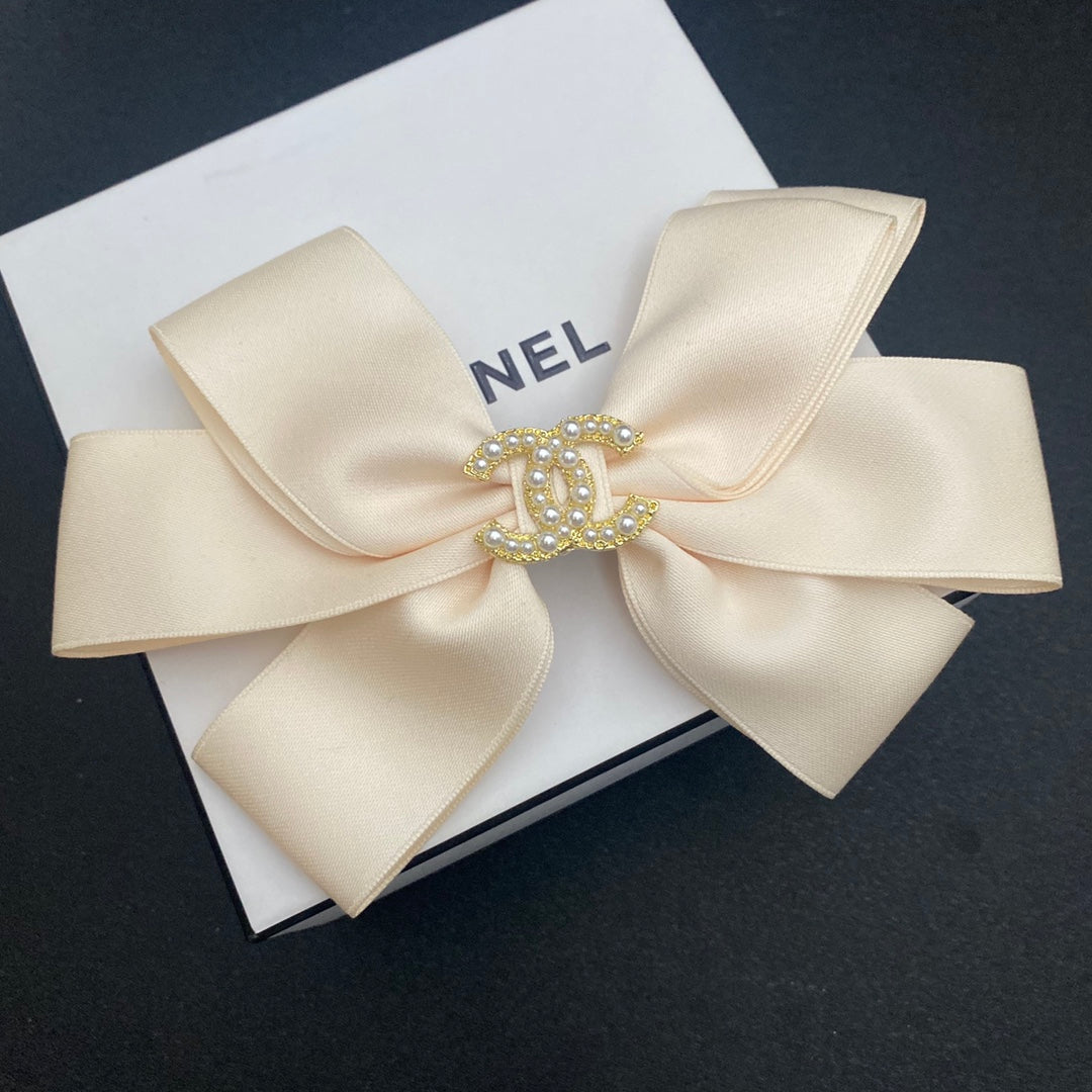 Bow Pearl Hair Clip