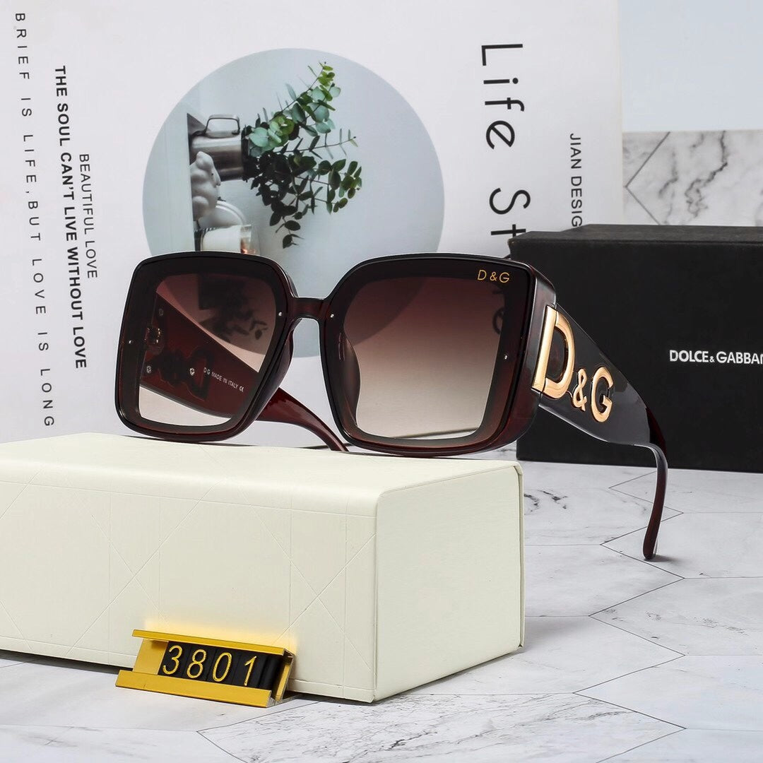 Woman's Thick Frame Fashion Sunglasses