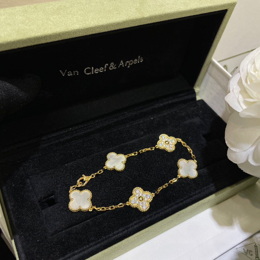 Luxury shell clover bracelet