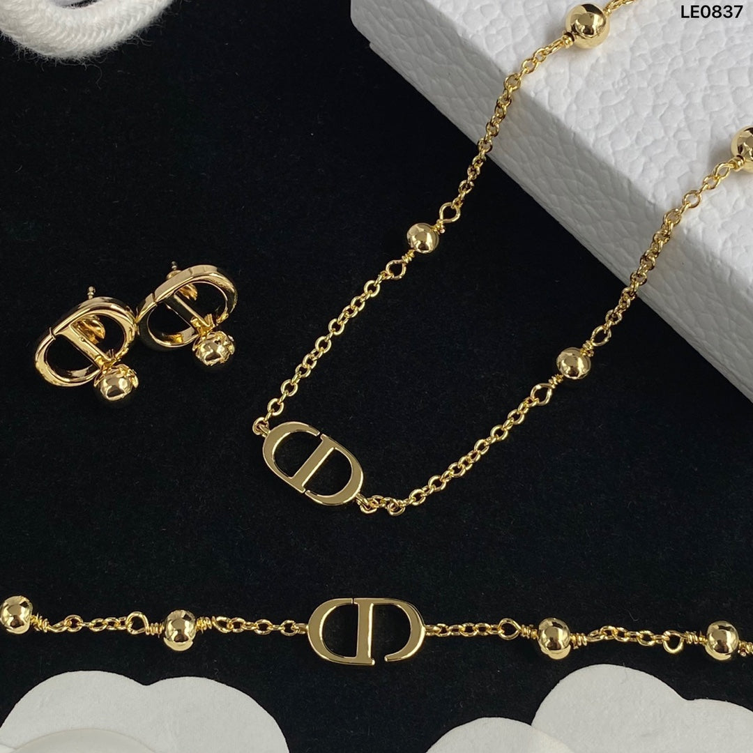 CD Golden Metal Jewelry Set