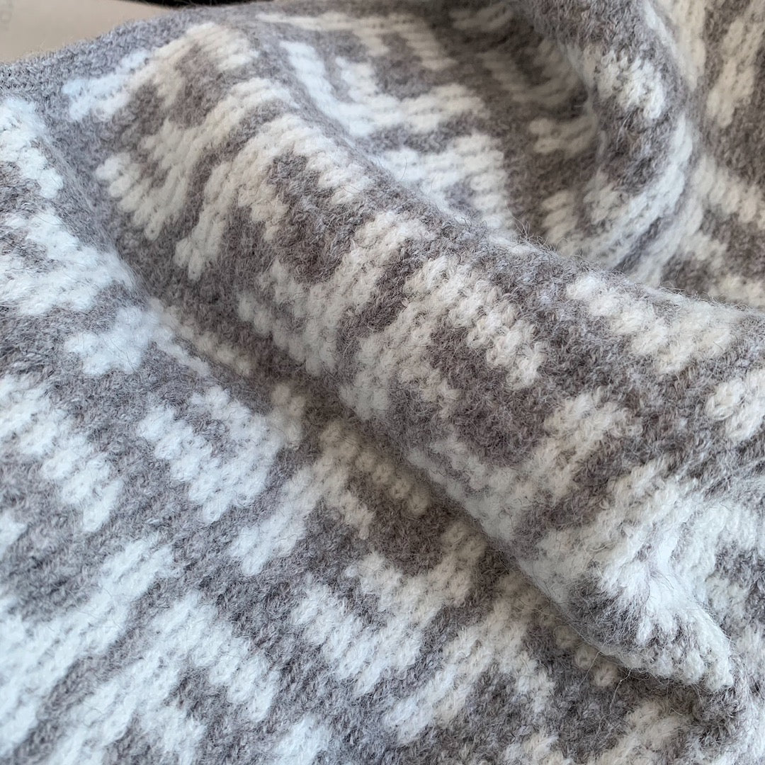 F Pattern Cashmere Knitted Scarf