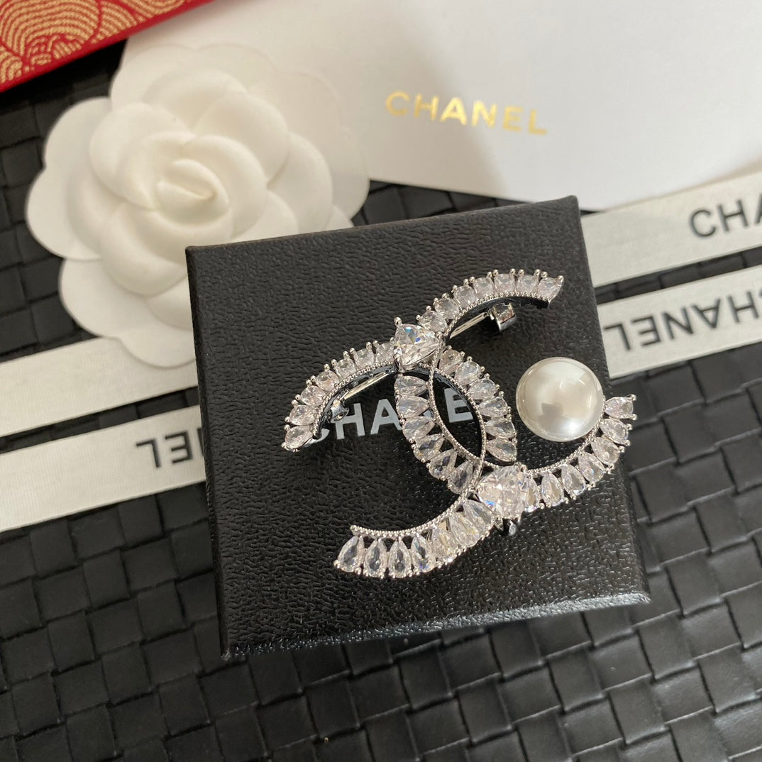 Sparkling Crystal Pearl Logo Brooch