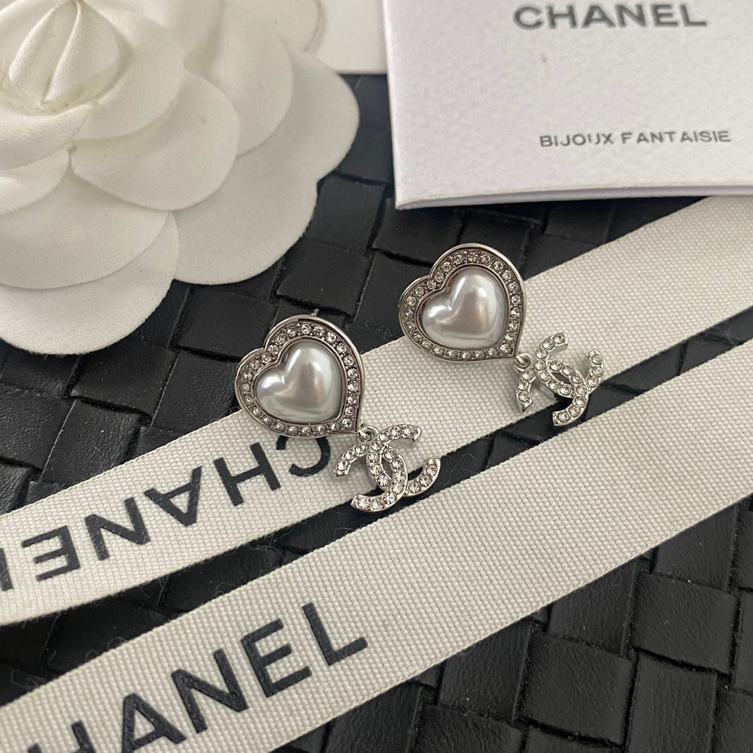 Elegant Pearl Heart Earrings