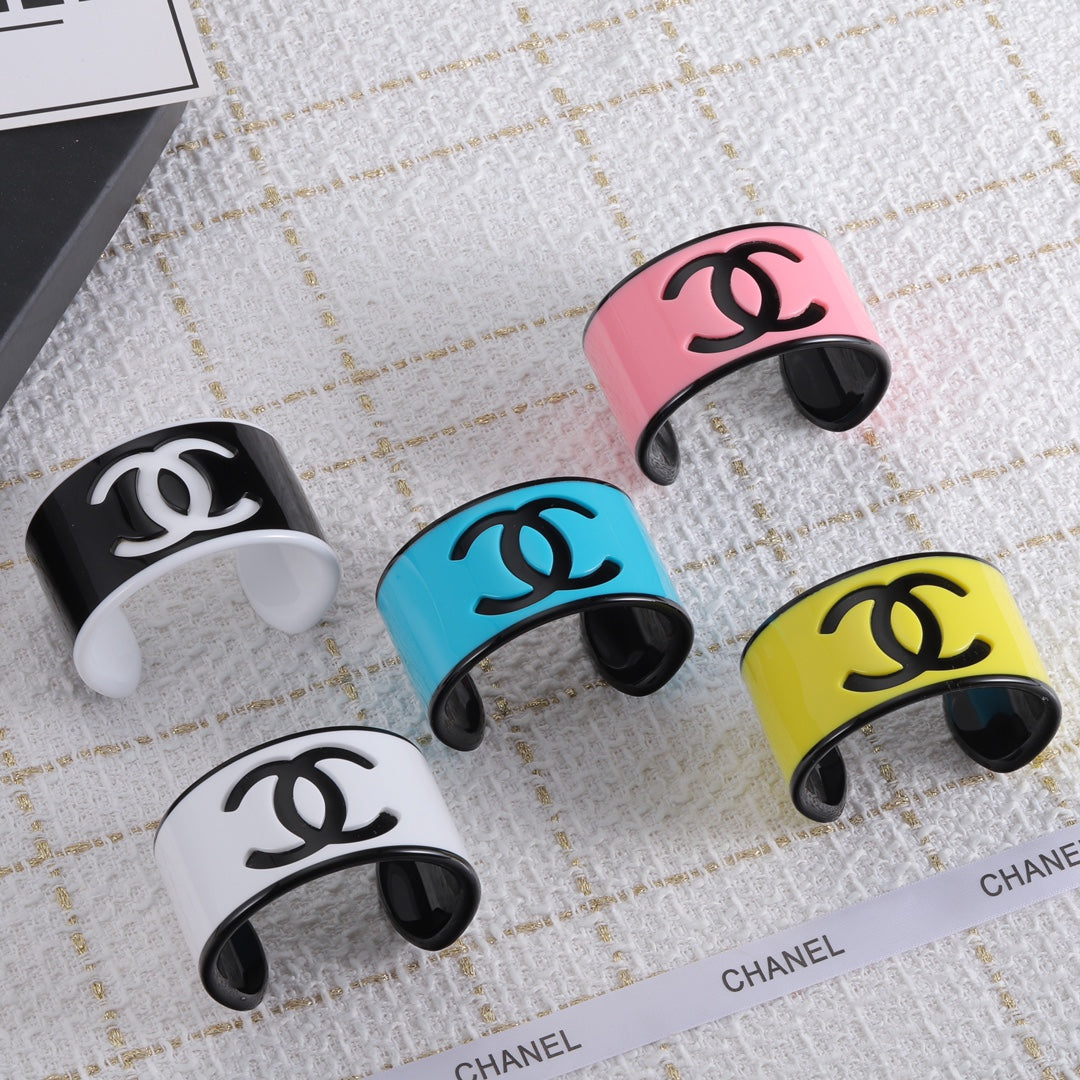 Fashion Logo Acrylic Open Bracelet