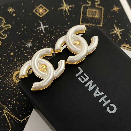 Elegant Retro White Earrings