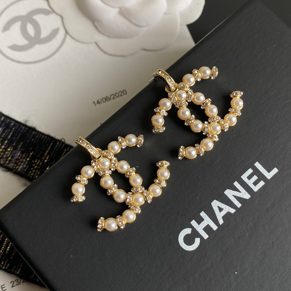 Elegant Stylish Pearl Diamond Earrings